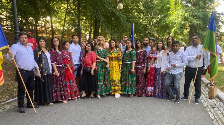 Președintele Nicușor Dan a transmis, luni, un mesaj de Ziua Internațională a Romilor și sărbătoarea etniei romilor din România, în care a evidențiat importanța comunității romilor pentru diversitatea culturală a țării
