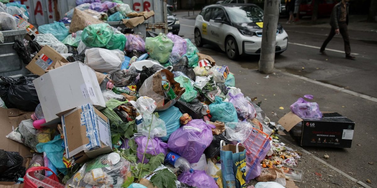 S-a dat startul! Sectorul 1, cu firmă proprie de salubrizare: curățenie și deszăpezire