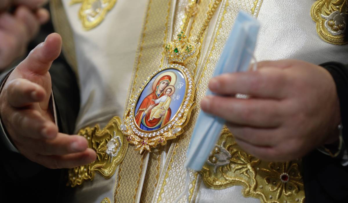 În Vinerea Mare, rugăciunea transcende simpla cerere și se transformă într-o profundă introspecție spirituală, o mărturisire a credinței și, uneori, într-o confruntare directă cu limitele personale
