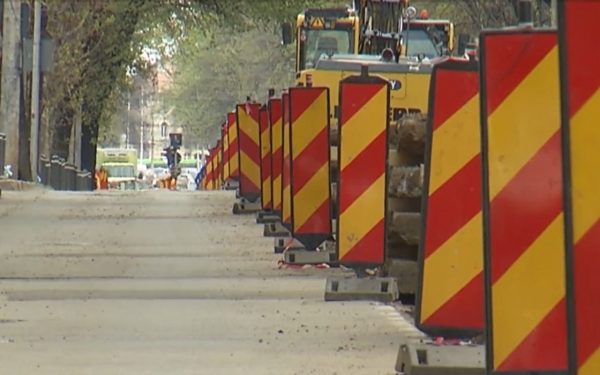 București: Calvar pe șantierele de tramvai. Traficul, blocat pe bulevarde