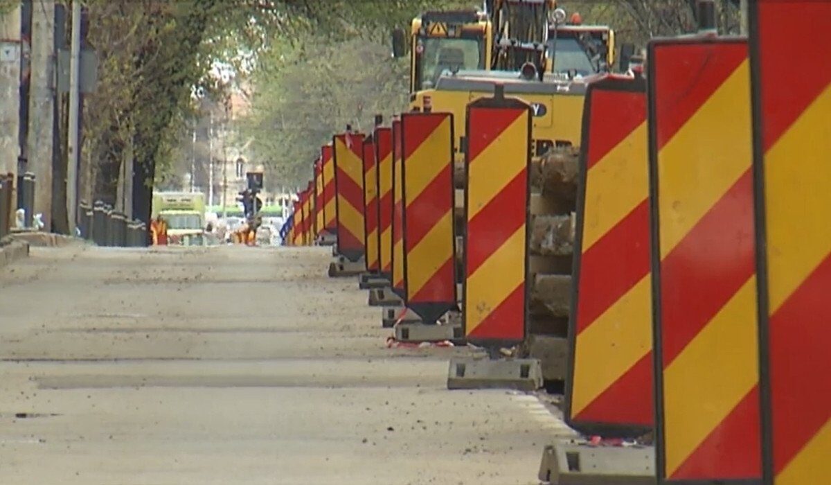 București: Calvar pe șantierele de tramvai. Traficul, blocat pe bulevarde