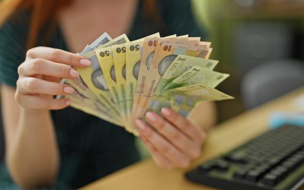 Transparența salarială: IMM-urile, lovite! Obligații noi, amenzi usturătoare