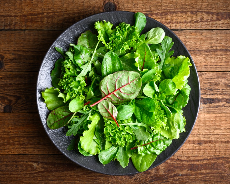 Deși pare simplu, păstrarea salatei verzi proaspete pentru mai mult timp necesită atenție la detalii