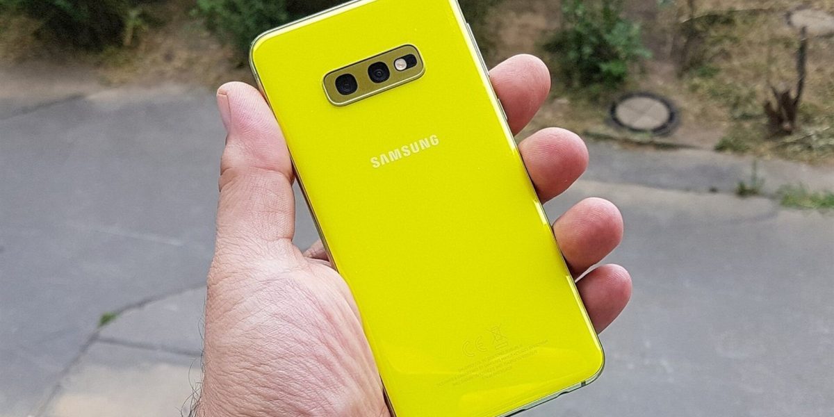 Samsung renunță la telefoanele mici: Explicația venită de la companie