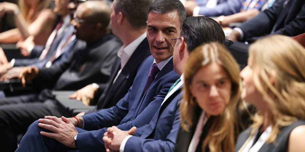 Sanchez sfidează Washingtonul: Merge la Beijing, Spania vrea să reducă deficitul uriaș