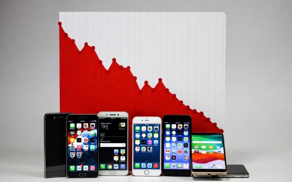Livrările de smartphone-uri se prăbușesc: Apple, lider în T1, detronează Samsung