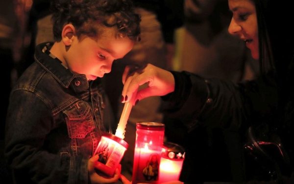 Focul de Paște, un pericol? Măsuri vitale la biserică și acasă