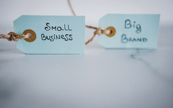 Brandurile mici, locale, înving multinaționalele în România: strategia „David vs. Goliat“