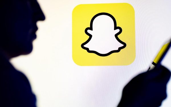 Snapchat, măturat de AI: Un sfert din angajați, dați afară