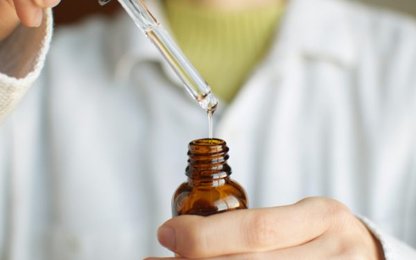 Beauty pe rețelele sociale: trenduri bizare sau știință?