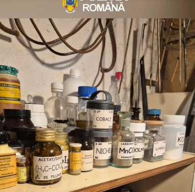 Tânăr reținut la Galați, după ce a făcut experimente chimice. 72 kg de substanțe periculoase, găsite de polițiști