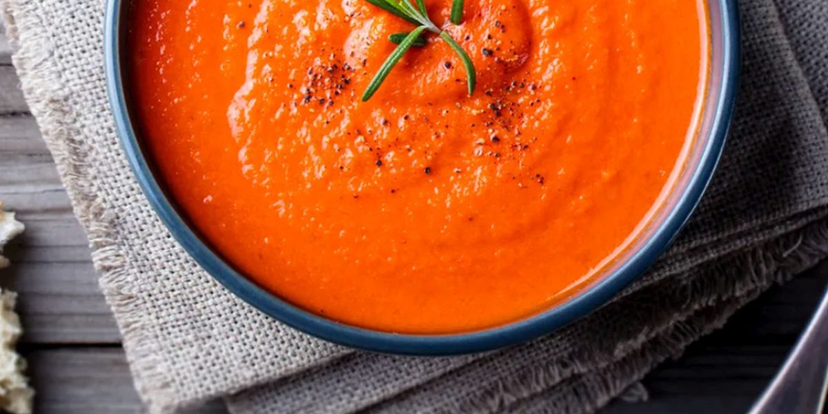 Supă cremoasă cu feta la cuptor: rețeta simplă care te cucerește