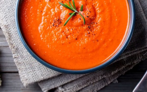 Supă cremoasă cu feta la cuptor: rețeta simplă care te cucerește