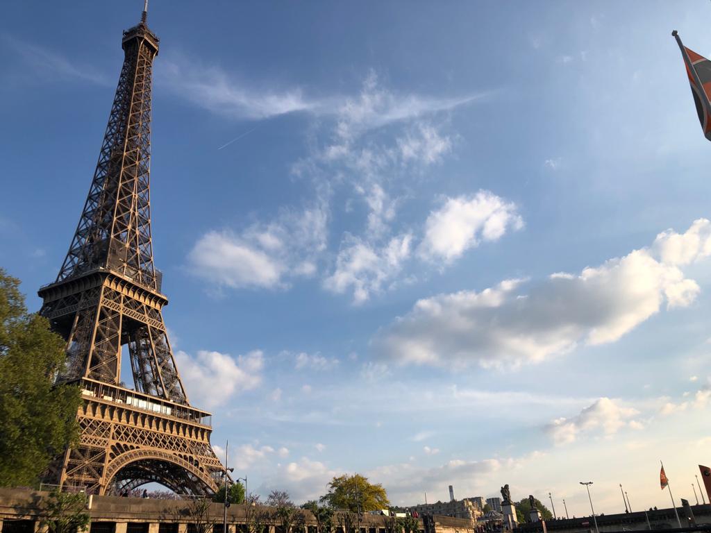Parisul renunță la mașini și devine oraș al bicicletelor