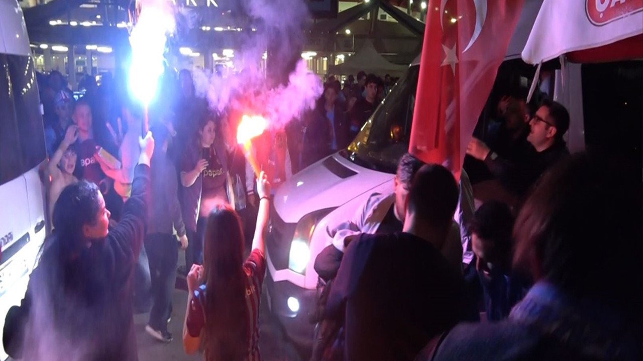 Trabzonspor a învins Galatasaray cu scorul de 2-1 în cadrul celei de-a 28-a etape a Süper Lig, o victorie care a adus bucurie și entuziasm în orașul Trabzon