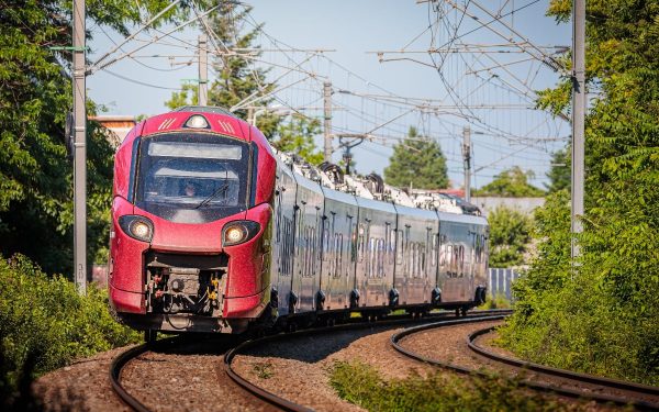 Trenurile spre Constanța, BLOCATE: O femeie a MURIT, lovită de tren între Valu lui Traian și Basarabi