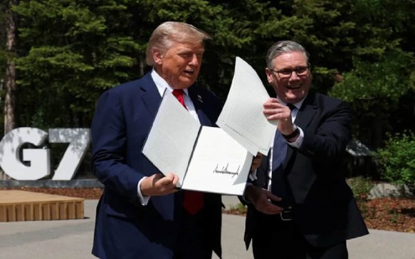 Starmer, sătul de Trump și Putin: Prețurile energiei, în corzi!