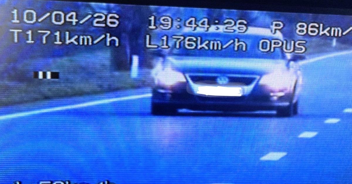 Șoferița cu „cozonaci arși” a fost prinsă cu 176 km/h pe DN 38