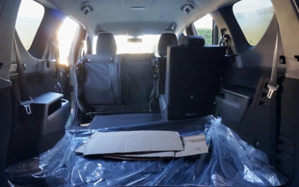 Băiat de 9 ani, Sechestrat de tatăl său într-o dubă: Nu a făcut duș de doi ani