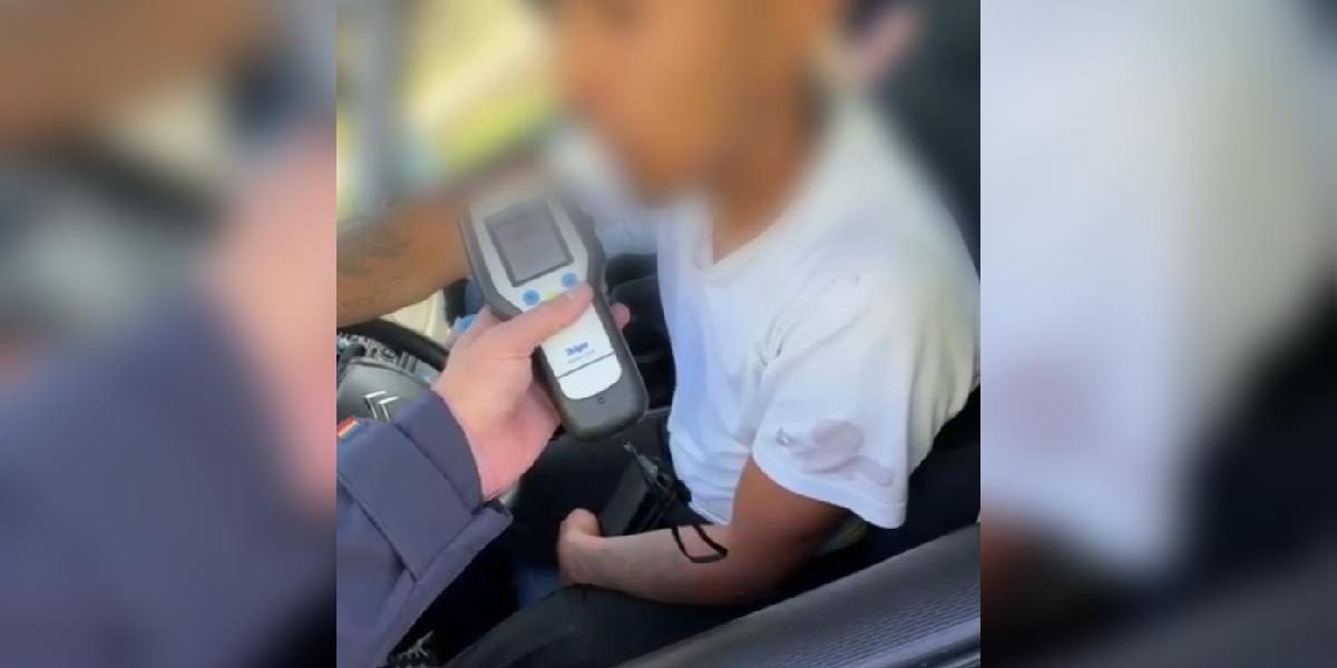 Șofer din Brașov, reținut beat criță: A tras o sticlă de whiskey și beri