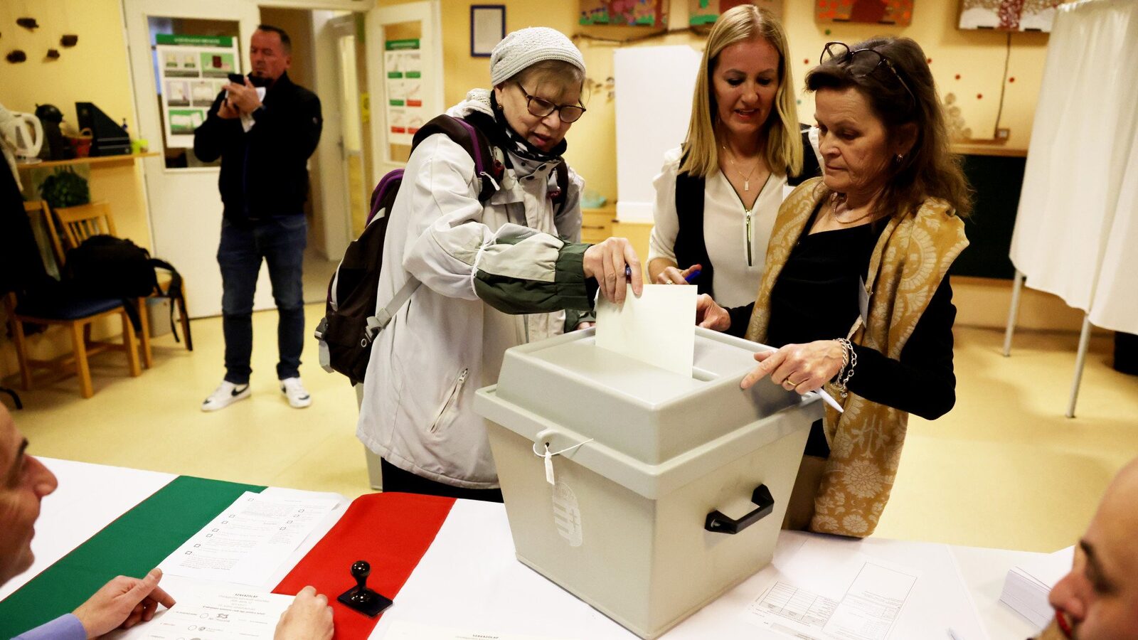 Alegeri 2026: Rezultate Parțiale la 11:00. Prezență RECORD la vot