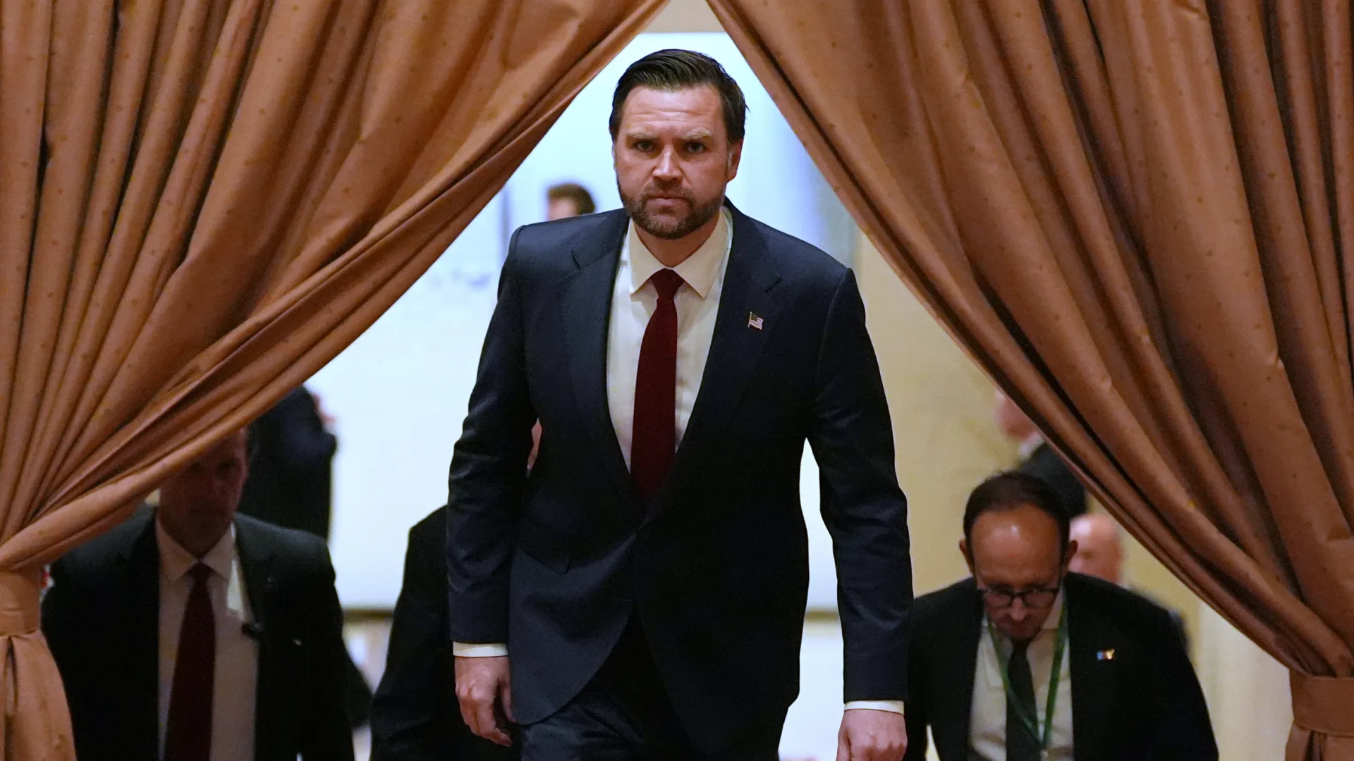 JD Vance, veste sumbră din Pakistan. Negocierile SUA-Iran, eșec după 21 de ore
