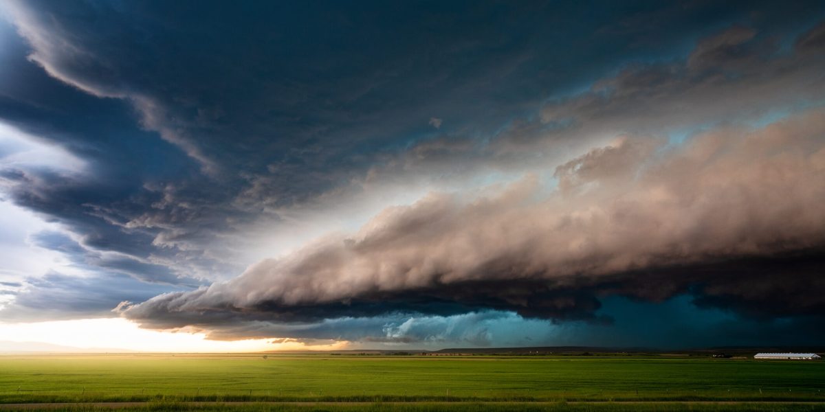 Vreme RECEA lovește România sâmbătă: ploi, vânt și ninsoare la munte