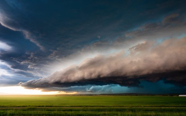 Vreme RECEA lovește România sâmbătă: ploi, vânt și ninsoare la munte