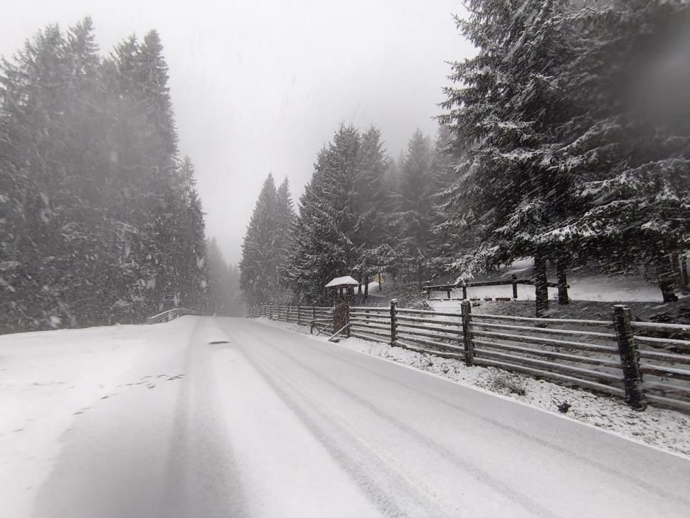 Vreme geroasă în toată țara din cauza unui ciclon mediteranean Vremea se menține rece în România, cu temperaturi sub cele normale pentru această perioadă, din cauza unui ciclon format în zona Mării Mediterane