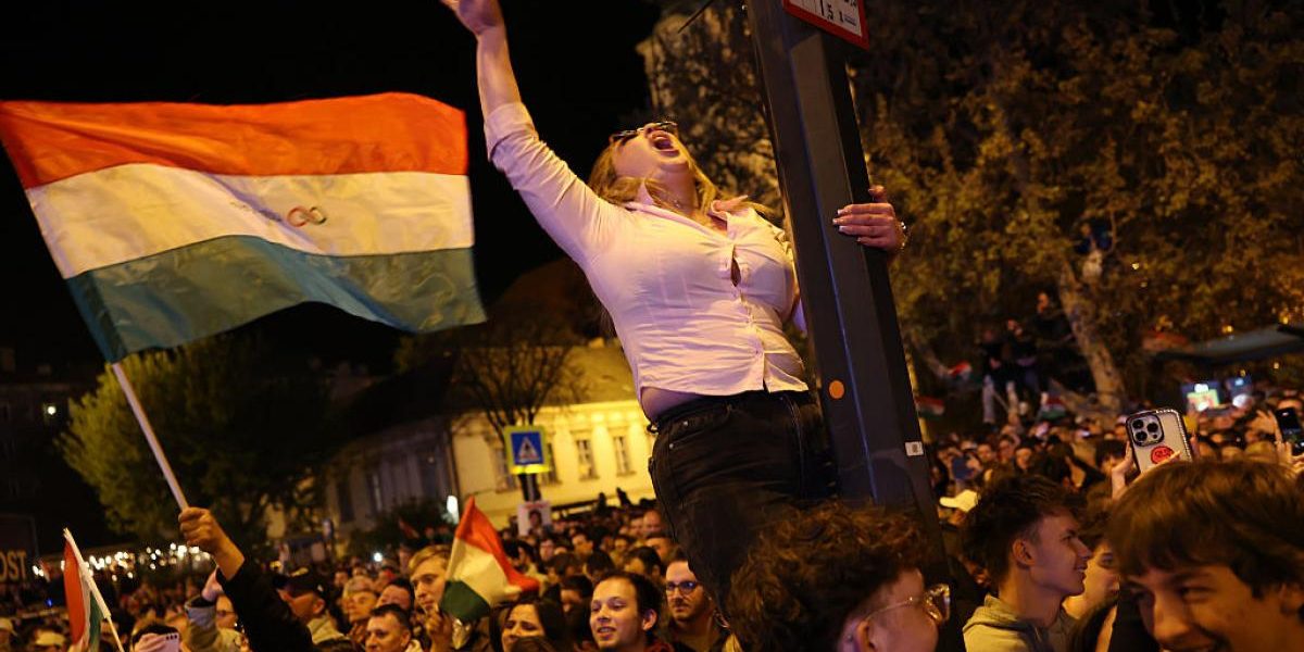 Bucurie în Ungaria: Zeci de mii de oameni au sărbătorit plecarea lui Viktor Orban, după 16 ani