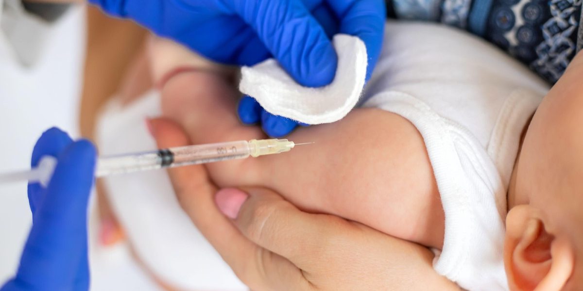 Peste 19.000 de copii din România, nevaccinați rujeolă-oreion-rubeolă
