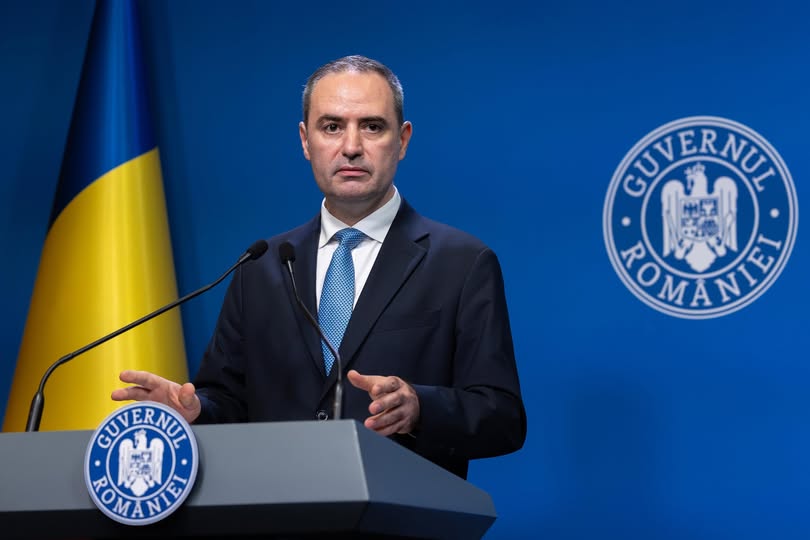 Nazare, ratingul salvat în plină criză politică: Ce riscă investitorii din România?