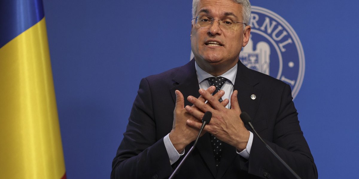 Pîslaru, ţap ispăşitor după scandalul salarizării: „Eu sunt de vină!”