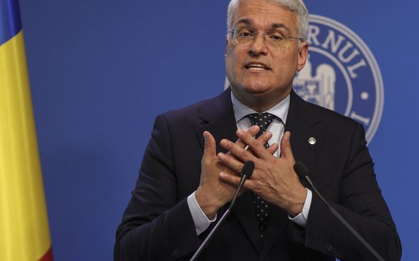 Pîslaru, ţap ispăşitor după scandalul salarizării: „Eu sunt de vină!”