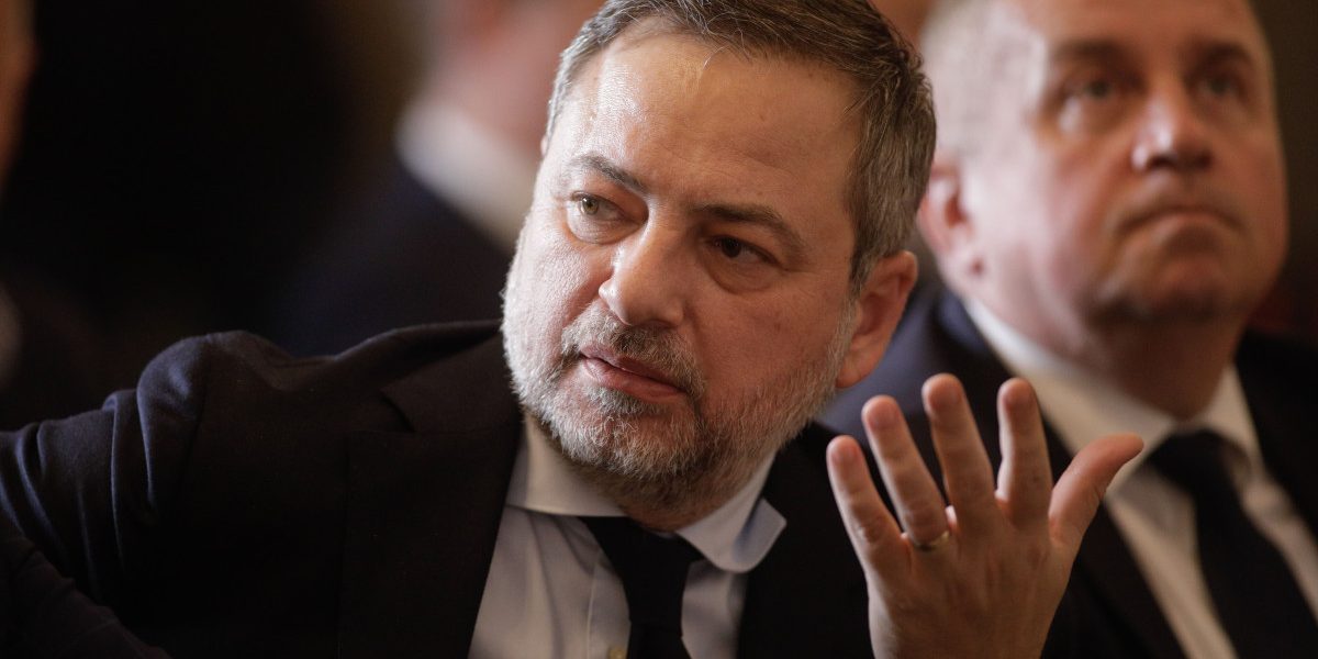 PNL dă verdictul: Premier tehnocrat, șansă zero. Motreanu: Criza politică, în septembrie