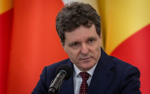 Nicușor Dan, în Polonia. Foto: Profimedia