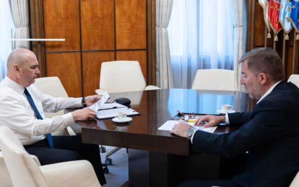 Bolojan & CEO Dacia: Planuri pentru reînnoirea parcului auto și industria