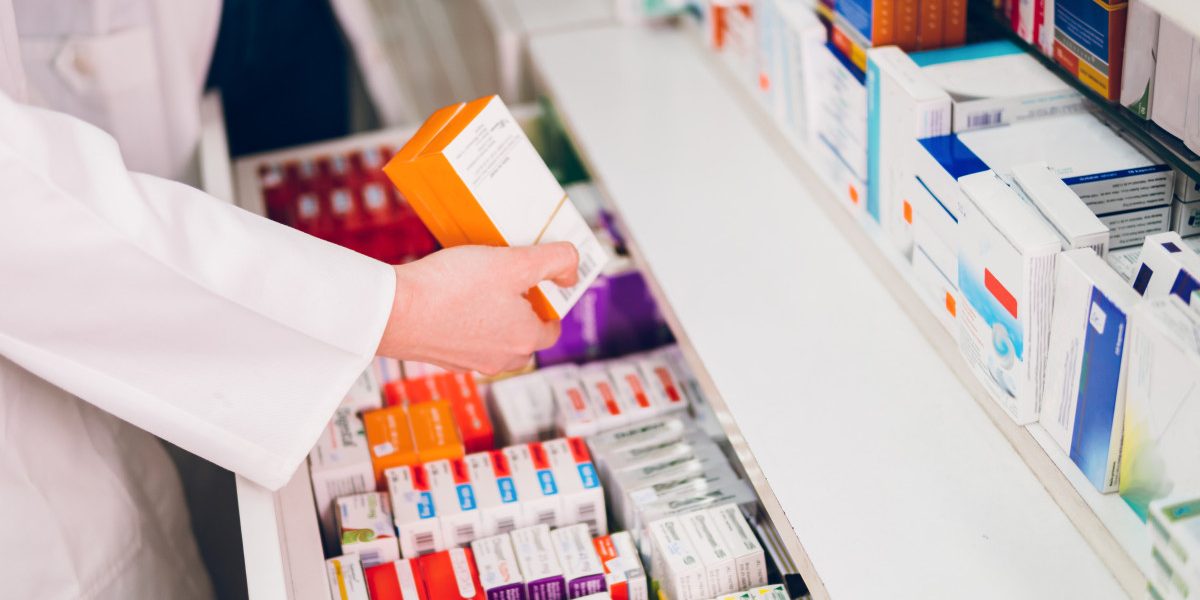 Medicamente expirate: Avertismentul medicilor despre riscurile ascunse în sertar