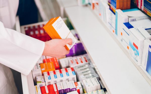 Medicamente expirate: Avertismentul medicilor despre riscurile ascunse în sertar