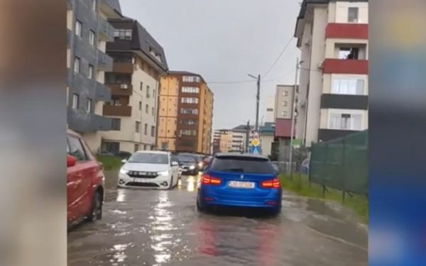 Vremea dezlănțuită: Ploi torențiale și vânt puternic, haos în România