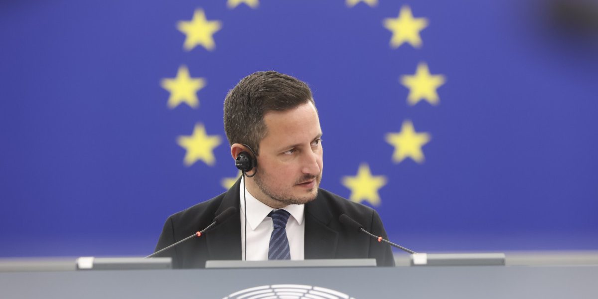 Vicepreședinte PE: Scenariul Ungaria, gata să lovească România
