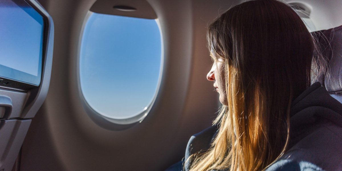 Avioane: Scăderi de prețuri pentru vacanțe, dar kerosenul scumpește zborurile