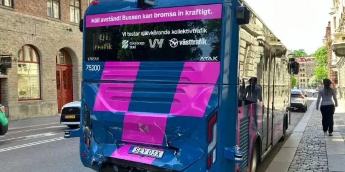 Autobuzul Autonom Suedez, Unică Călătorie: Apoi, Rastăv șocant cu Tramvaiul