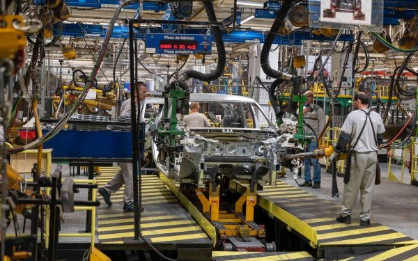 Bolojan și șeful Dacia, Bordeanu, despre scumpirea energiei: Ce se întâmplă în industrie?