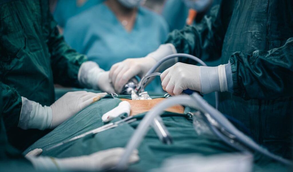 Operație rară reușită: Un copil de 9 ani, salvat printr-o intervenție complexă