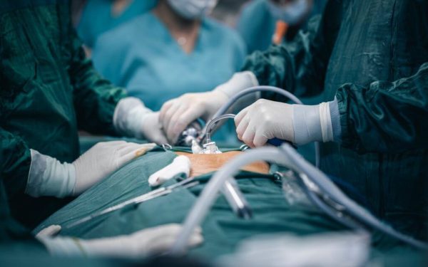 Operație rară reușită: Un copil de 9 ani, salvat printr-o intervenție complexă