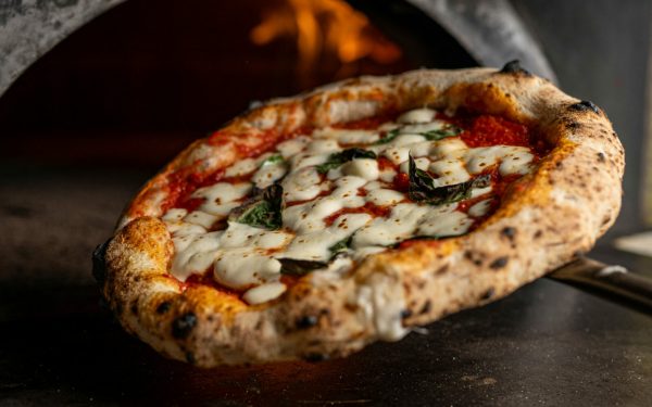 IA a „mâncat” 100 de milioane $! Compania de pizza, în ruină