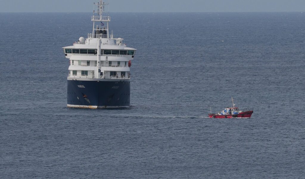 Hantavirus pe vasul Hondius: Trei morți, pasagerii evacuați în Tenerife