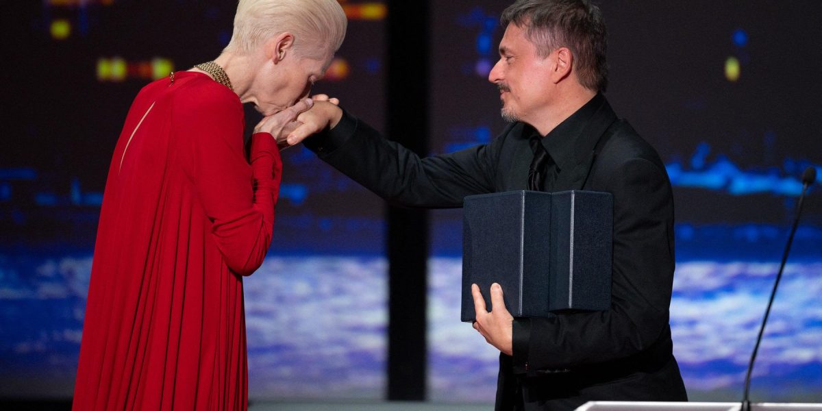Mungiu, DIN NOU pe covorul roșu la Cannes: Al doilea Palme d’Or