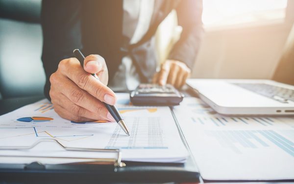 România, ieșire din criza fără austeritate? Da, dar cu taxe schimbate drastic. 3 scenarii